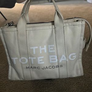 Medium marc jacobs tote (accepting offers)